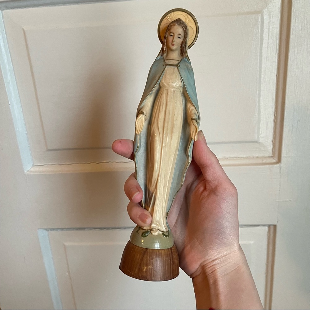 Plastic Mother Mary Statue Made in Italy